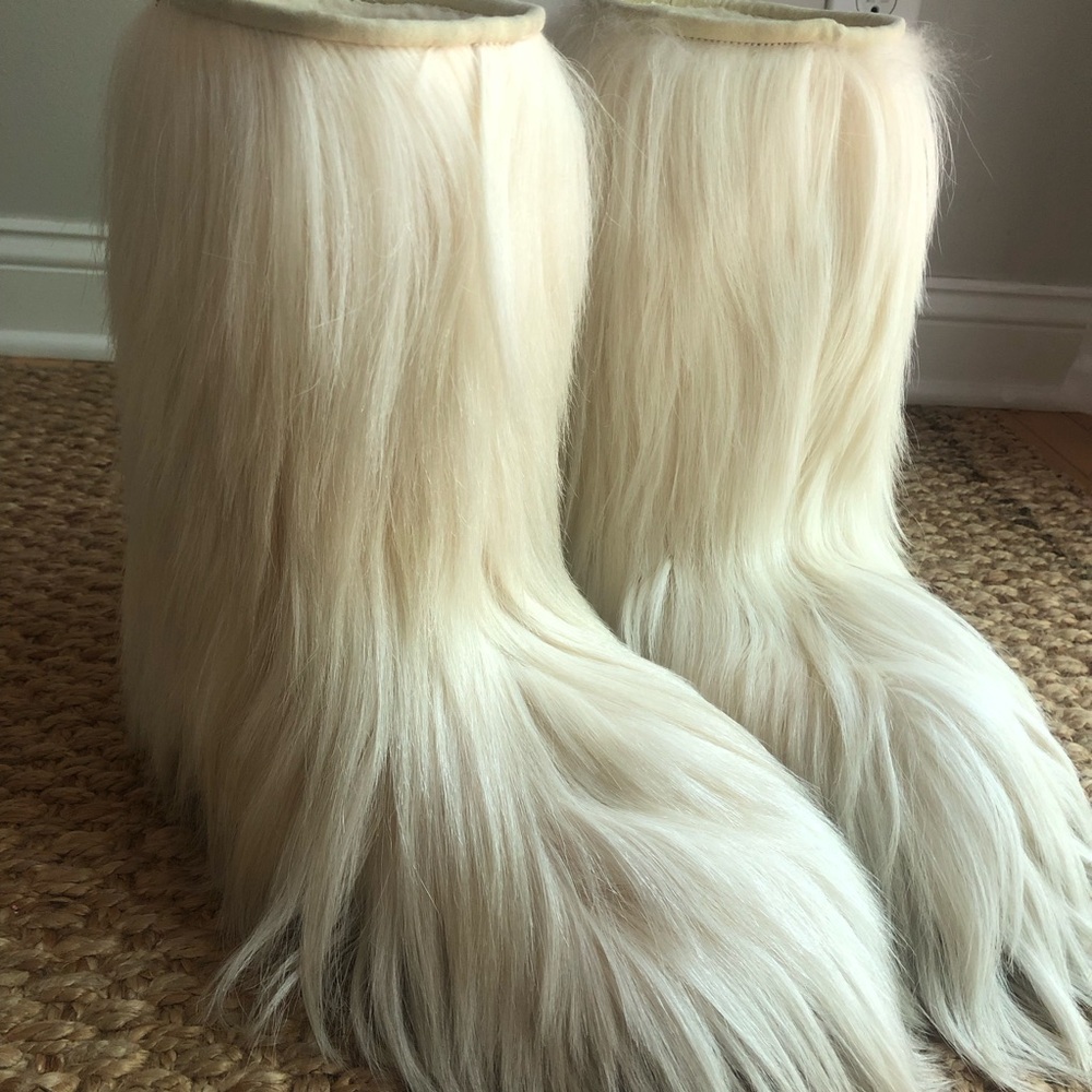 New: Vintage 90’s Yeti Goat Hair and Wool Boots. Size 41